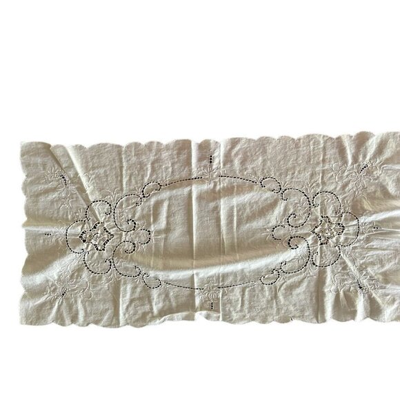 Vintage White Rectangular Linen Embroidered Table Runner with Scalloped Edges - Picture 1 of 4